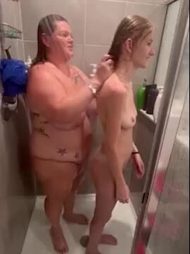 Smalltownbecky Onlyfans Video Lesbian Nude In Bathtub